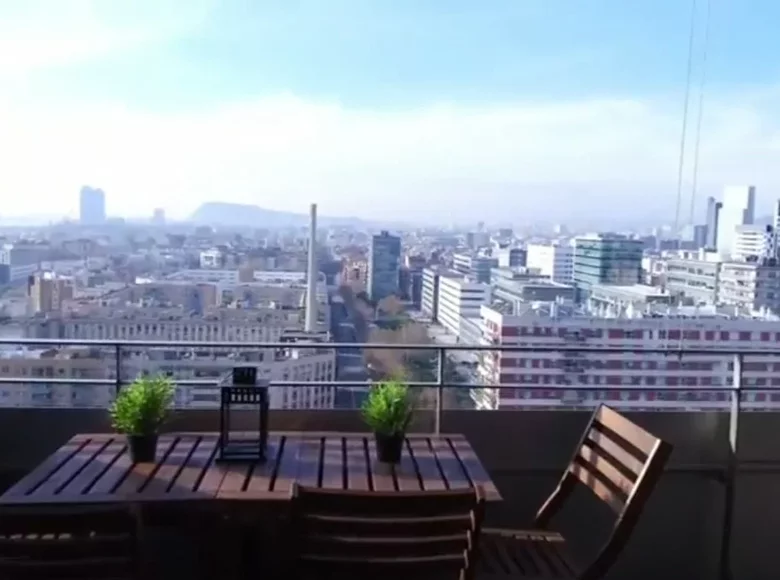 Mieszkanie 3 pokoi 90 m² Barcelona, Hiszpania