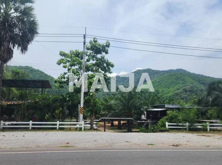 Hotel 45 m² in Ban Makha Si Song, Thailand