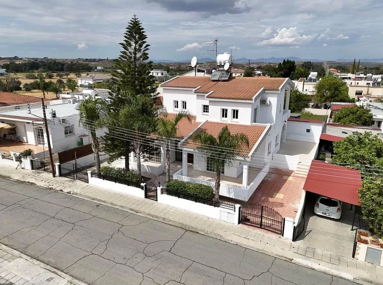 Casa 4 habitaciones 300 m² Dali, Chipre