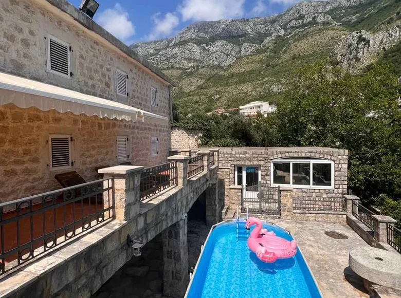 6-Zimmer-Villa 343 m² Rijeka Rezevici, Montenegro
