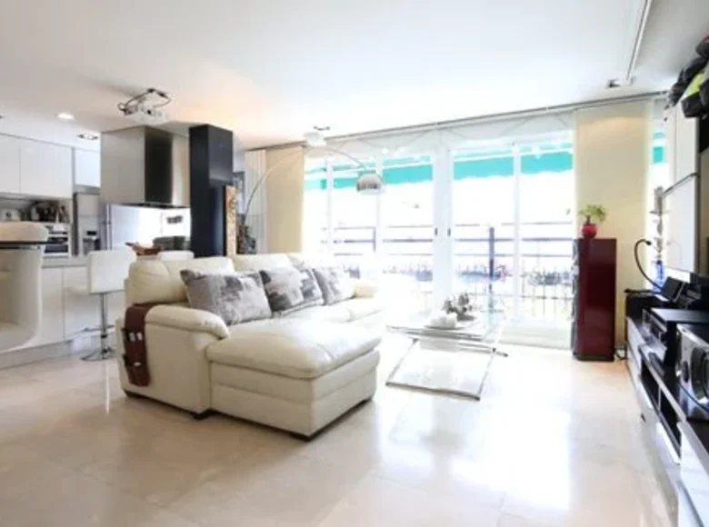 2 bedroom apartment 84 m² Madrid, Spain