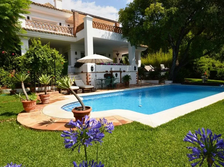 4 bedroom house 580 m² Marbella, Spain