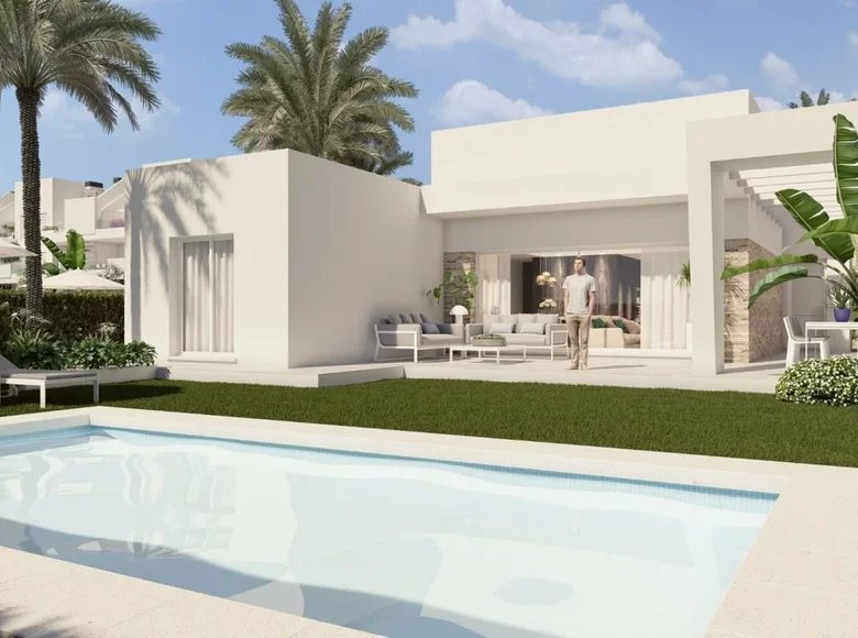 Villa de tres dormitorios 311 m² Almoradi, España