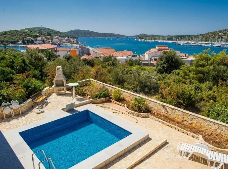 5 bedroom villa 440 m² Opcina Rogoznica, Croatia