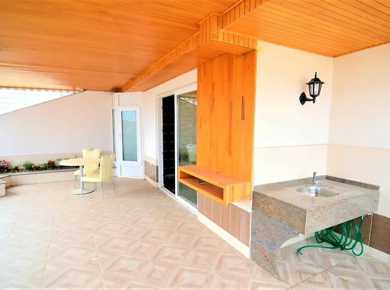 4 bedroom apartment 300 m² Alanya, Turkey