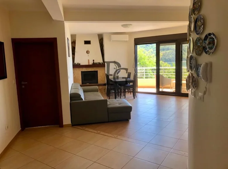 2 bedroom apartment 89 m² Dobra Voda, Montenegro