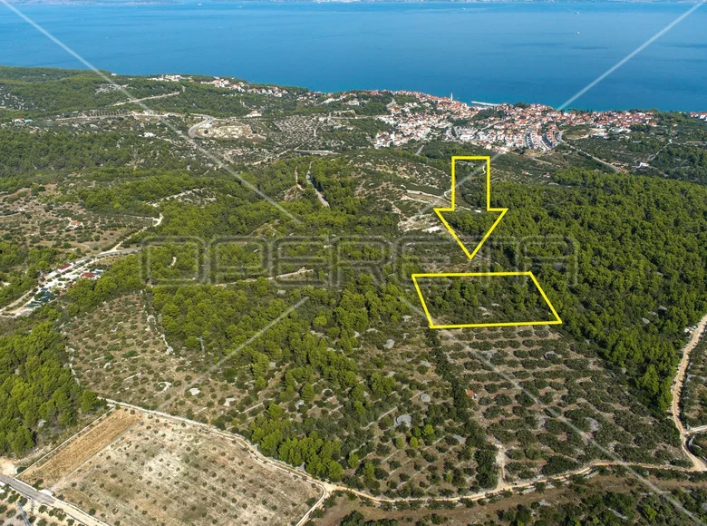 Land 2 500 m² Sutivan, Croatia