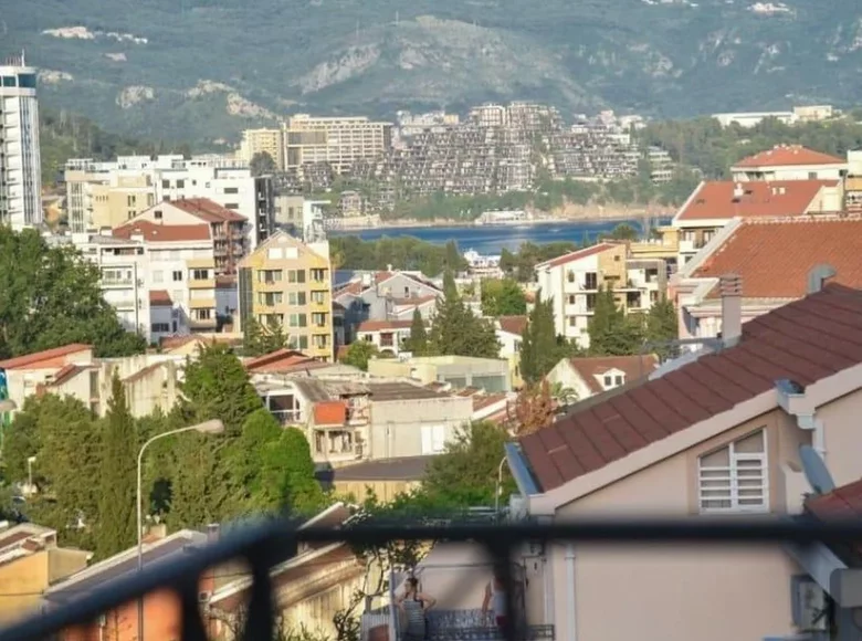 Wohnung 2 Schlafzimmer 82 m² Budva, Montenegro
