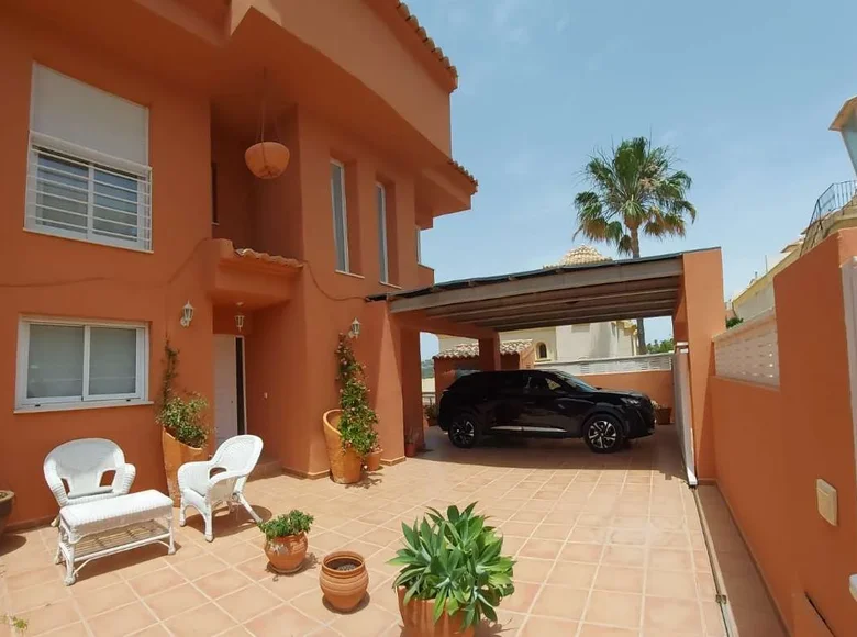 4 bedroom Villa 341 m² Calp, Spain