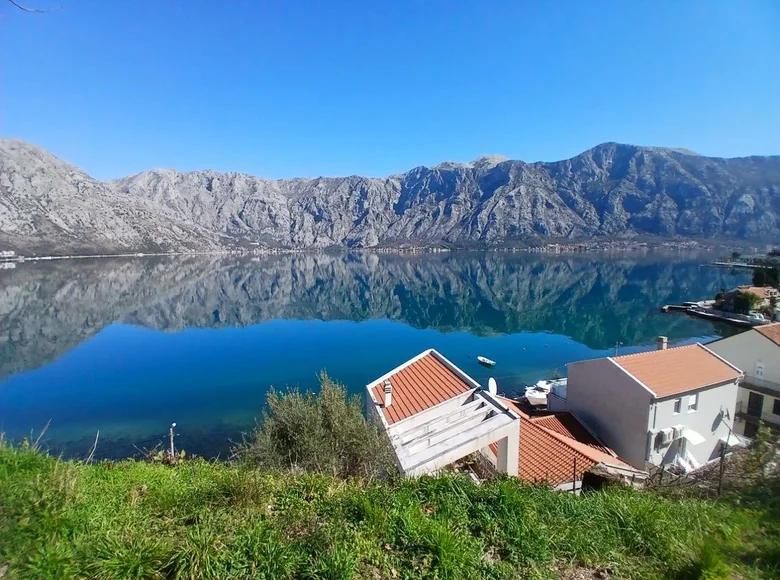 Land  Stoliv, Montenegro