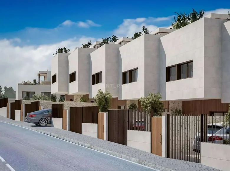 Stadthaus 3 Schlafzimmer 238 m² Fuengirola, Spanien