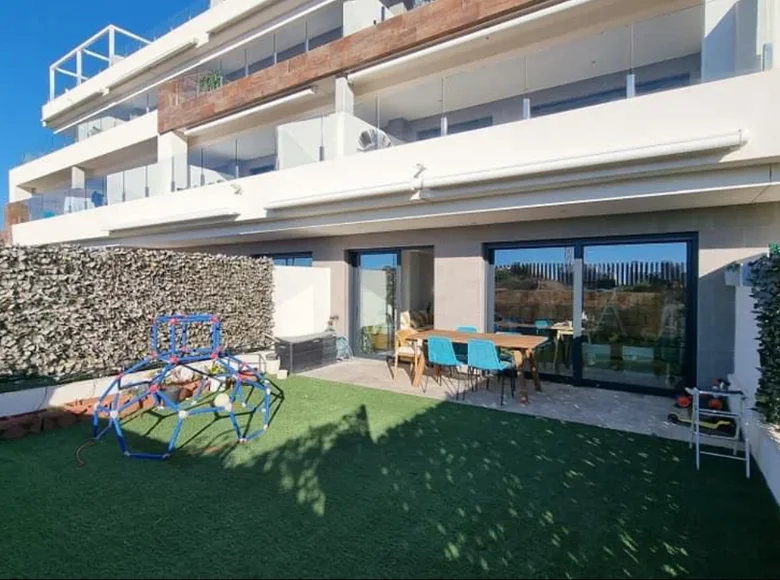 Villa de tres dormitorios 240 m² Finestrat, Španjolska