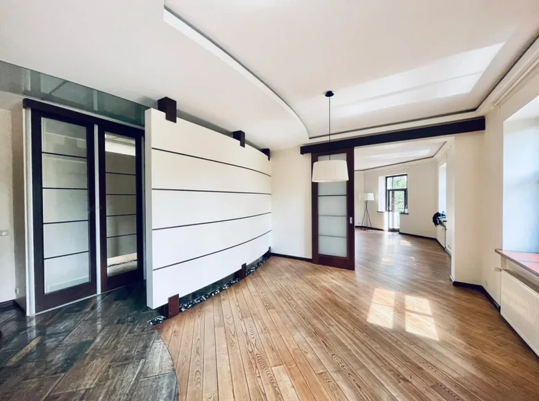 Квартира 4 спальни 170 м² Рига, Латвия