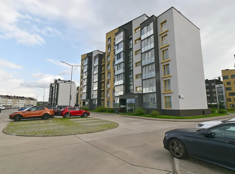 Wohnung 3 zimmer 83 m² Ratamka, Belarus