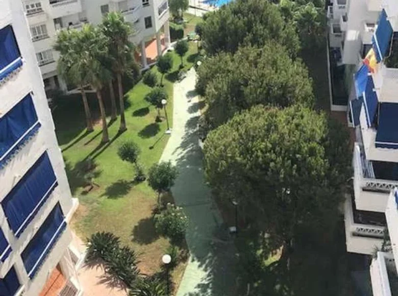 Mieszkanie 2 pokoi 75 m² Marbella, Hiszpania