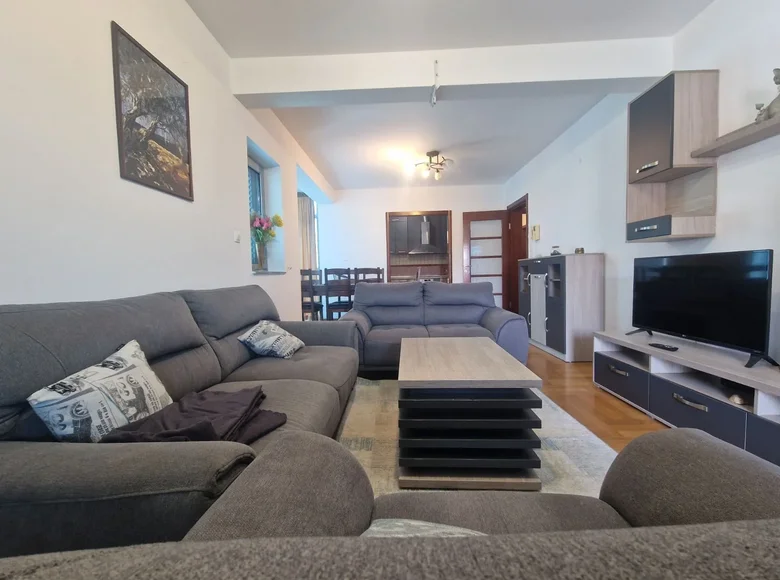 2 bedroom apartment 81 m² in Budva, Montenegro