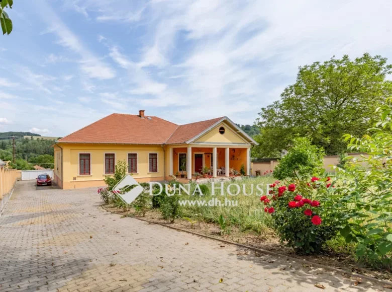 Cottage 242 m² Pasztoi jaras, Hungary