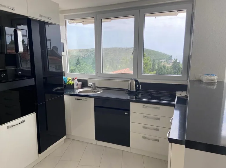 Apartamento 2 habitaciones 84 m² Zagrade, Montenegro