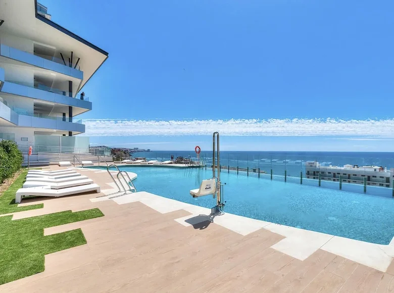 2 bedroom apartment 70 m² Benalmadena, Spain