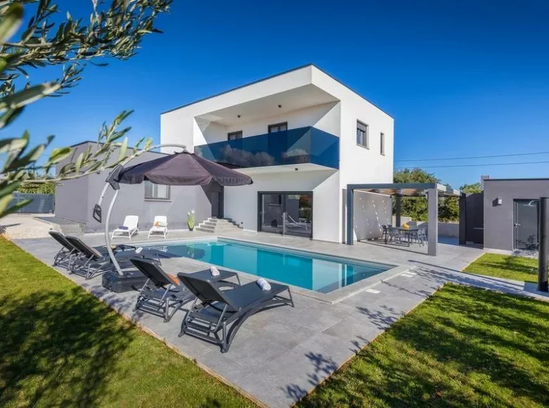 3 bedroom villa 170 m² Grad Pula, Croatia