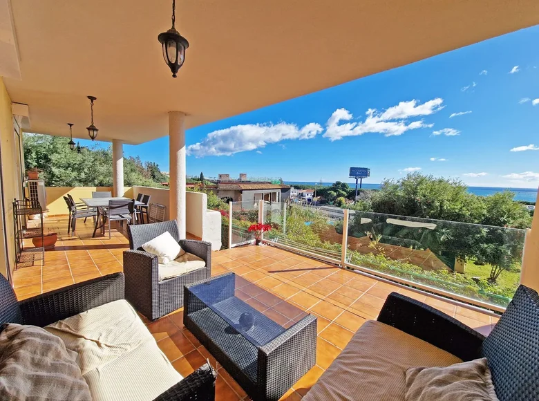 Mieszkanie 3 pokoi 154 m² Artola, Hiszpania