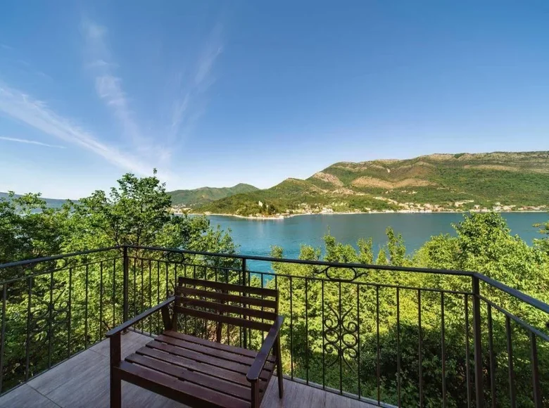 4 bedroom house 148 m² Gornja Lastva, Montenegro