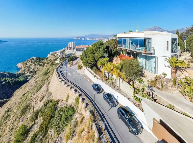 Villa de 4 dormitorios 325 m² Benidorm, España