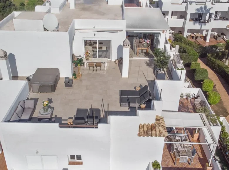 Mieszkanie 4 pokoi 192 m² Estepona, Hiszpania