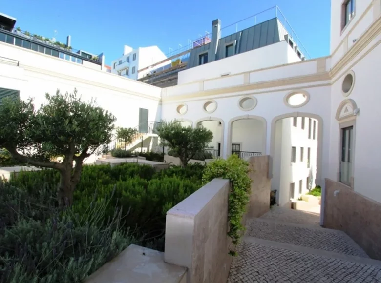 Mieszkanie 2 pokoi 211 m² Lizbona, Portugalia