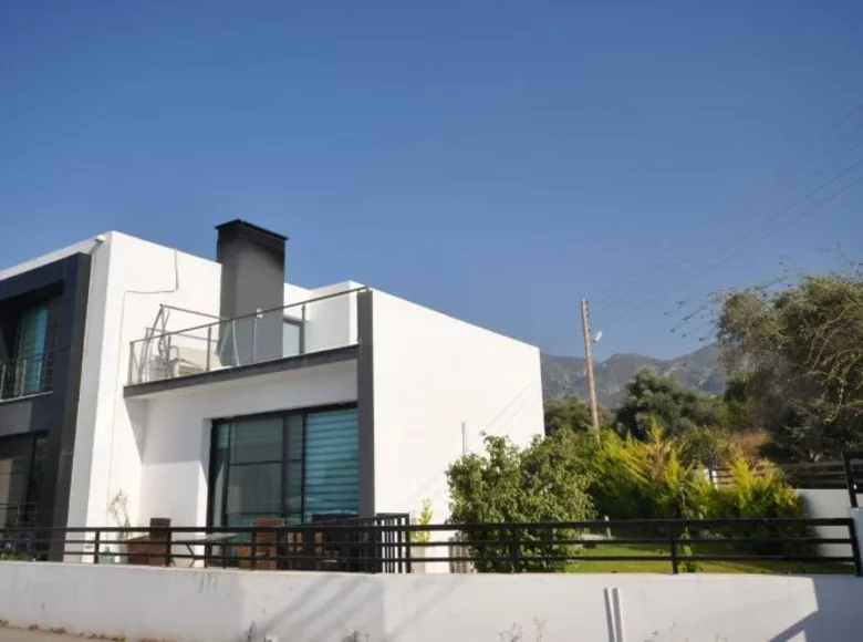 Villa de tres dormitorios 190 m² Kazafani, Chipre