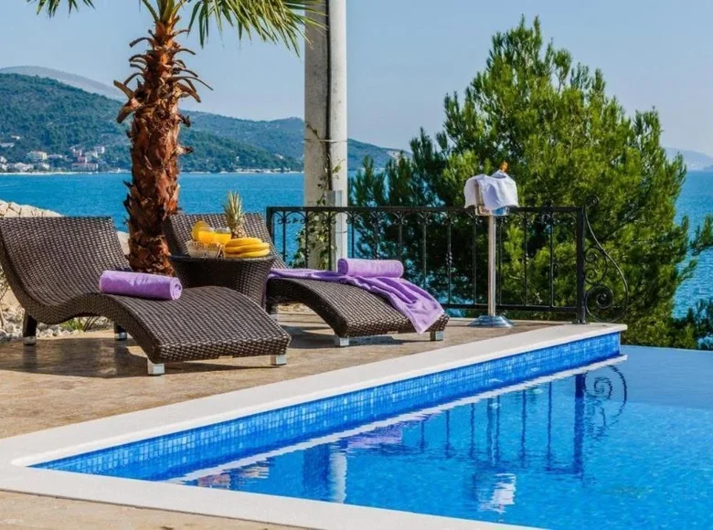 5-Schlafzimmer-Villa 247 m² Gespanschaft Split-Dalmatien, Kroatien