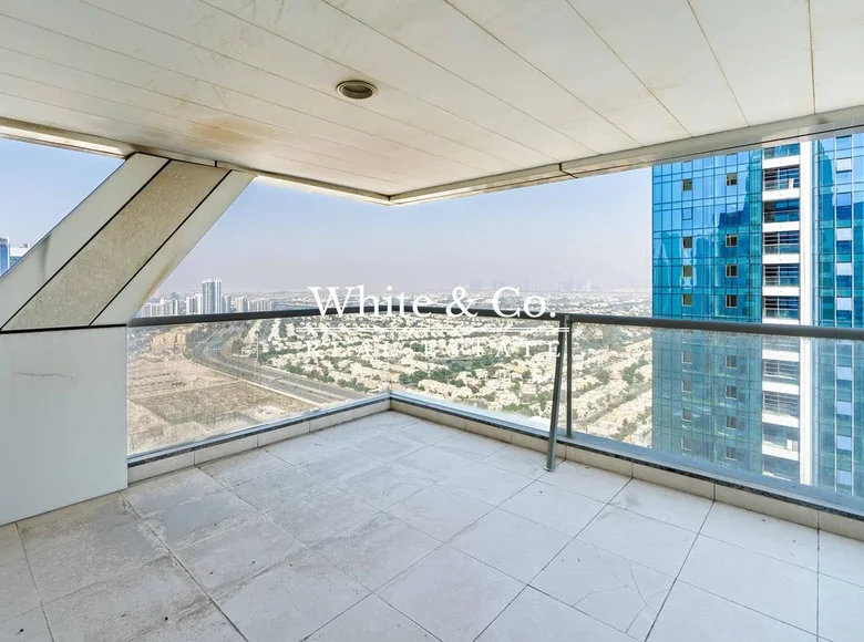 Mieszkanie 3 pokoi 1 670 m² Dubaj, Emiraty Arabskie