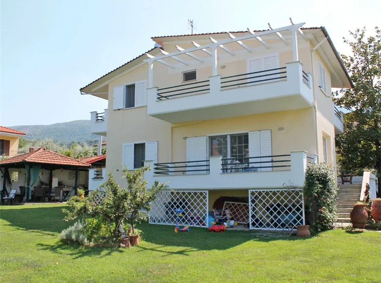 Cottage 4 bedrooms 220 m² Neos Panteleimonas, Greece