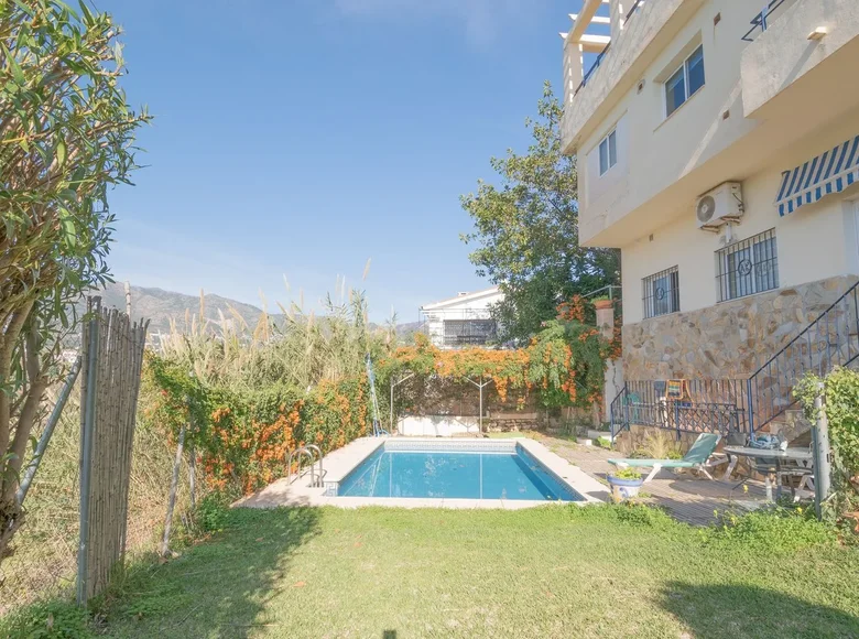 Haus 5 Schlafzimmer 263 m² Malaga, Spanien