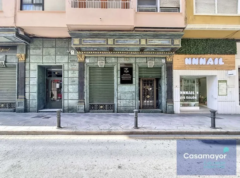 Commercial property 93 m² in Alicante, Spain