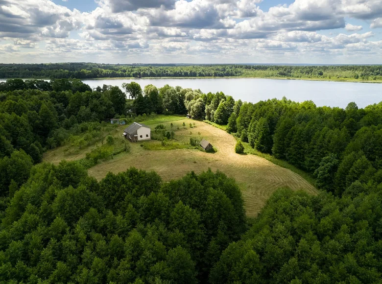 Dom  Naracki sielski Saviet, Białoruś