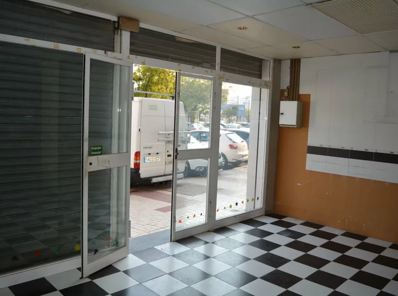 Commercial property 180 m² in Malaga, Spain