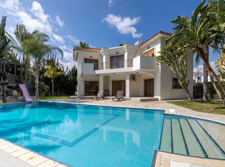 5-Zimmer-Villa 315 m² Oroklini, Cyprus