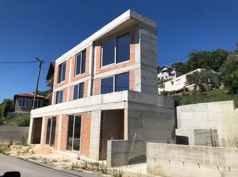 Casa 5 habitaciones 257 m² Montenegro, Montenegro