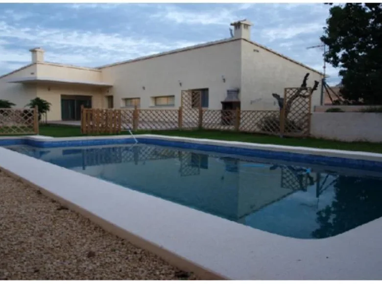 Villa de 4 dormitorios  Izhevsk, Rusia