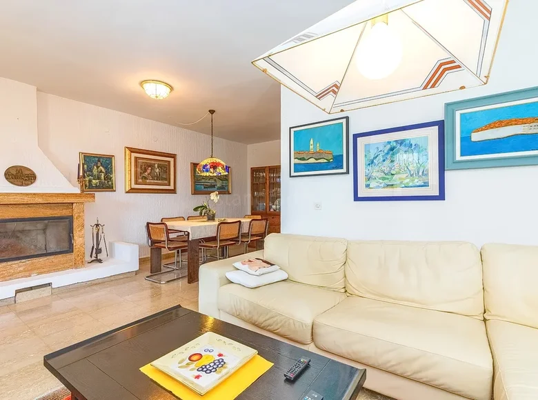 Haus 8 Schlafzimmer 210 m² Punat, Kroatien
