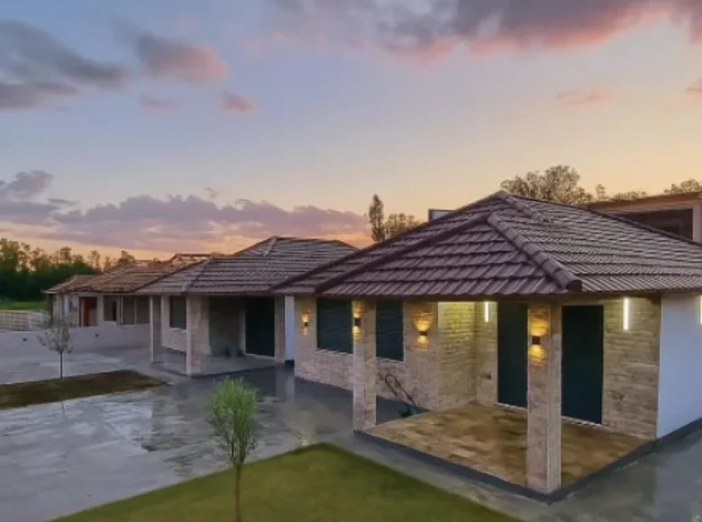 Casa 2 habitaciones 110 m² Donji Stoj Shtoji i Poshtem, Montenegro