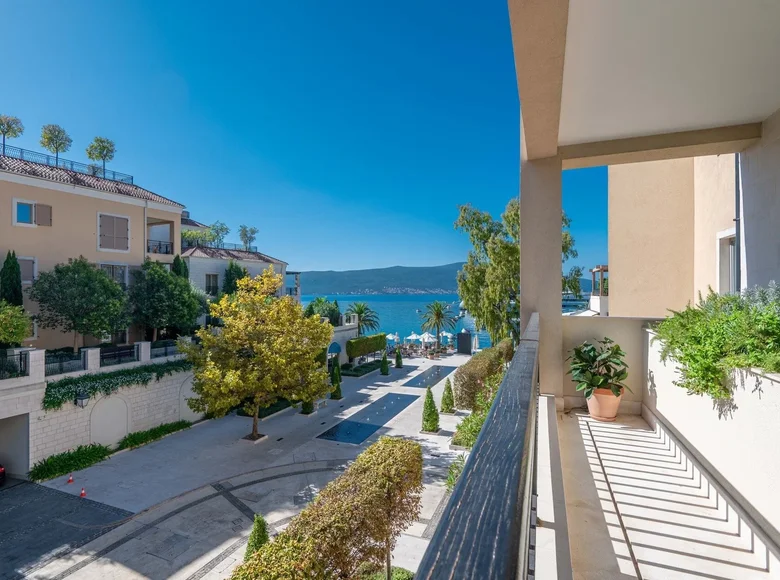 Appartement 2 chambres 121 m² Tivat, Monténégro