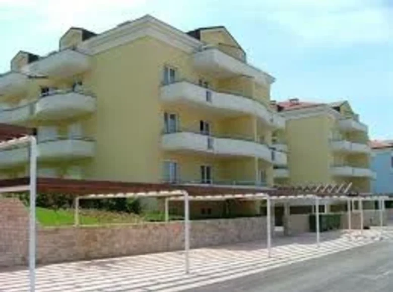 Duplex 2 bedrooms 71 m² Monterol, Croatia