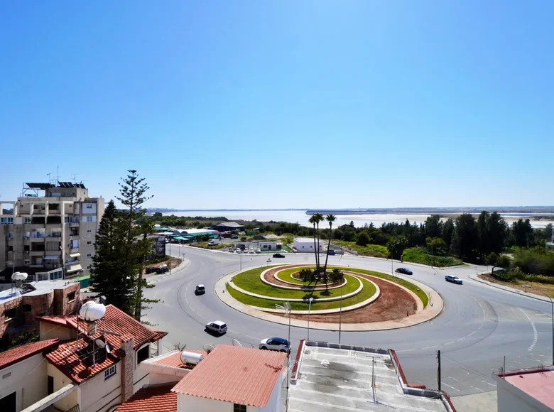 Mieszkanie 3 pokoi 100 m² Larnaka, Cypr