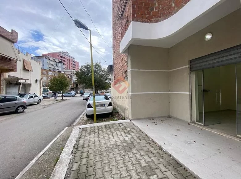 Commercial property 48 m² in Vlora, Albania
