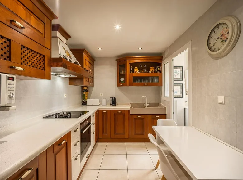 3 bedroom apartment 129 m² Marbella, Spain