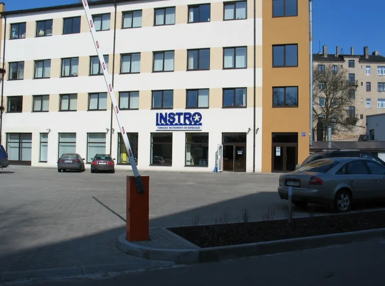 Nieruchomości inwestycyjne 1 200 m² Ryga, Łotwa