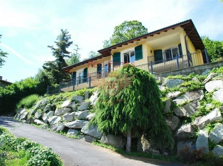 4 bedroom Villa 237 m² Verbania, Italy