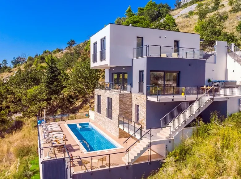 4 bedroom Villa 350 m² celina, Croatia